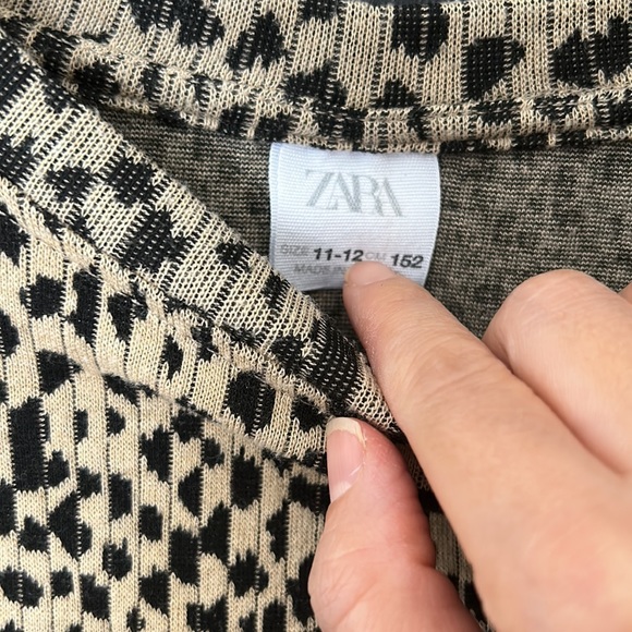ZARA l Girls‎ Pullover Cropped Animal Print Top. Size 11-12 - Picture 3 of 6